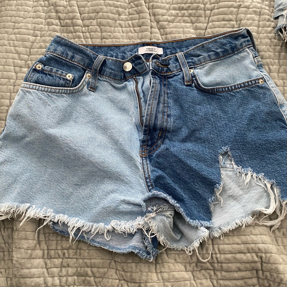 Bicolor jean shorts